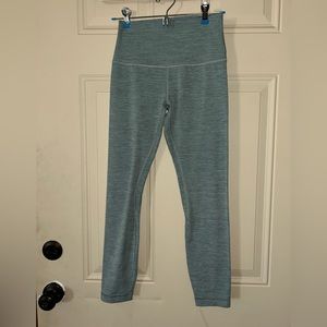 EUC Lululemon leggings 3/4 length